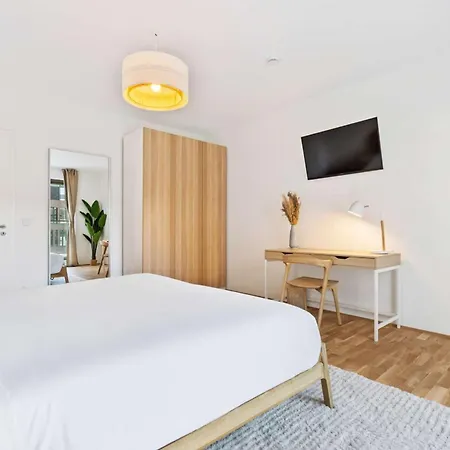 Appartement Modern 2br Near City Center And Free Parking *
