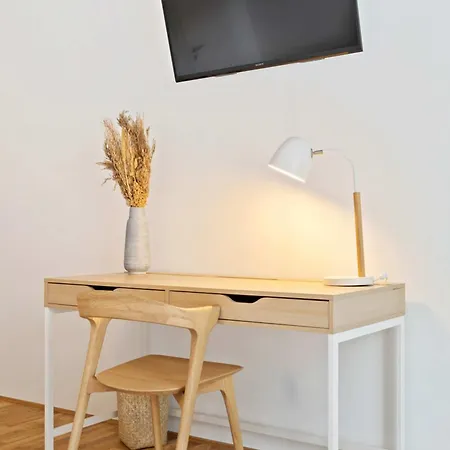 Appartement Modern 2br Near City Center And Free Parking *