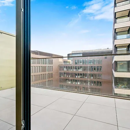 Modern 2br Near City Center And Free Parking *