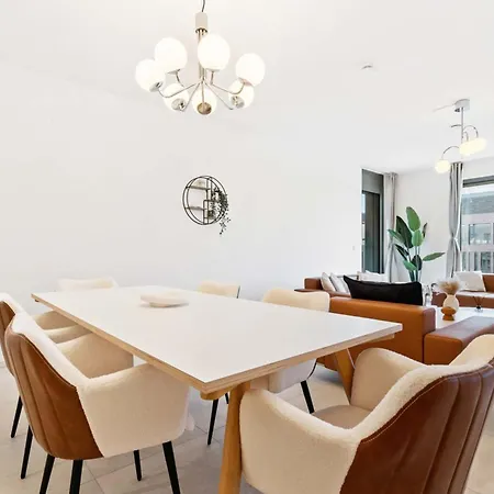 Appartement Modern 2br Near City Center And Free Parking *