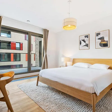 Appartement Modern 2br Near City Center And Free Parking